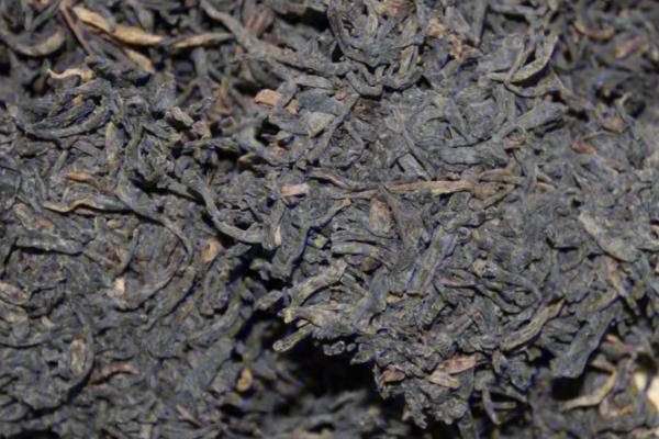 黑茶简介，属全发酵茶