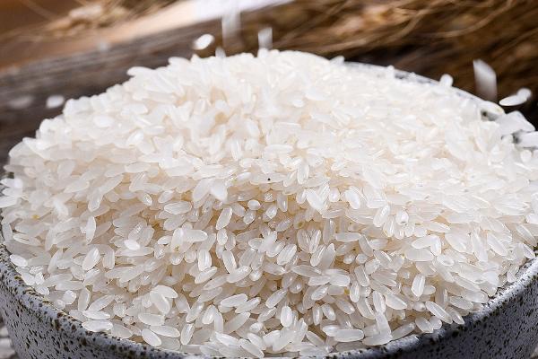 粳米和大米有什么区别，粳米属于大米的一种、大米通常是指籼米
