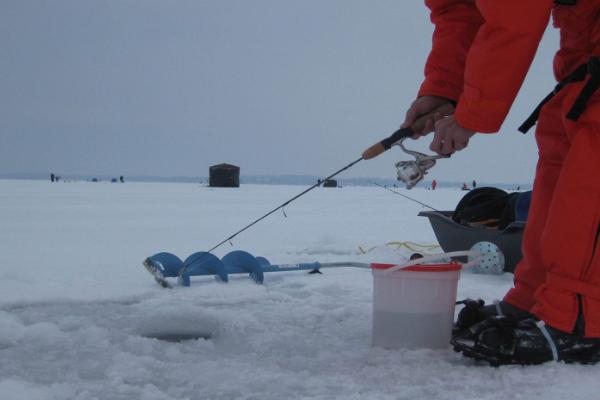 冰钓鲤鱼要使用哪种线组，可使用冰钓竿、尼龙线、伊势尼钩