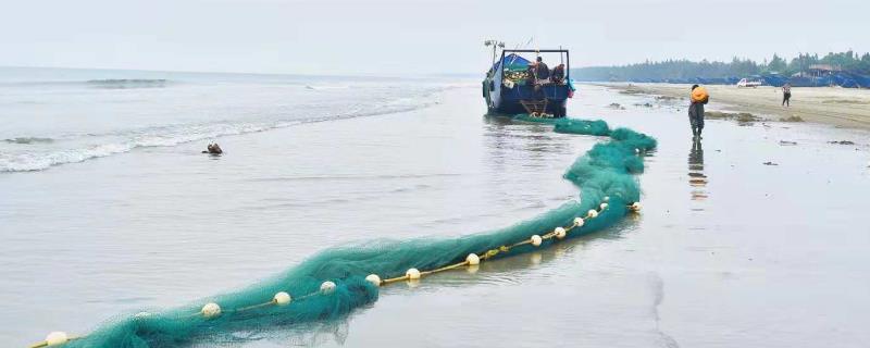 水产捕捞设备的常见类型，主要包括拖网、围网、刺网、地曳网等