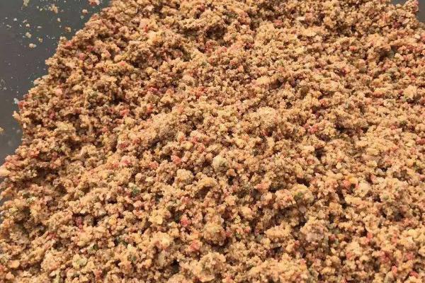 速攻2号腥味版可以单独使用吗，有很多麸类和雪花粉故不建议