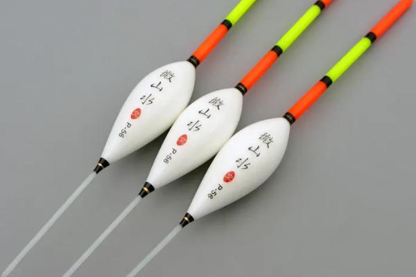 钓鲤鱼的方法和技巧，建议用4.5-5.4米的鱼竿