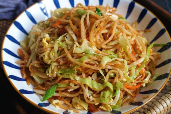 炒饼是什么东西，属于传统面食