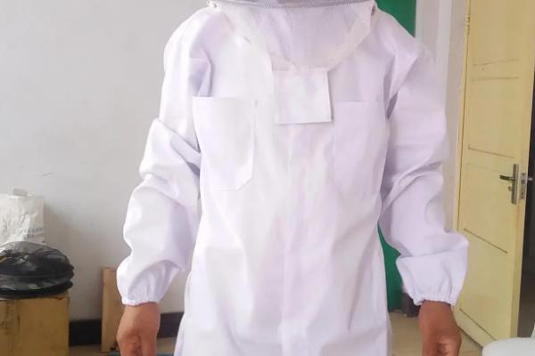 防蜂服的作用，主要是防蜂蛰