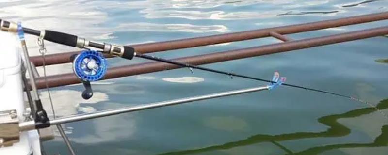 筏钓竿和路亚竿的区别，筏钓竿一般比路亚竿更重