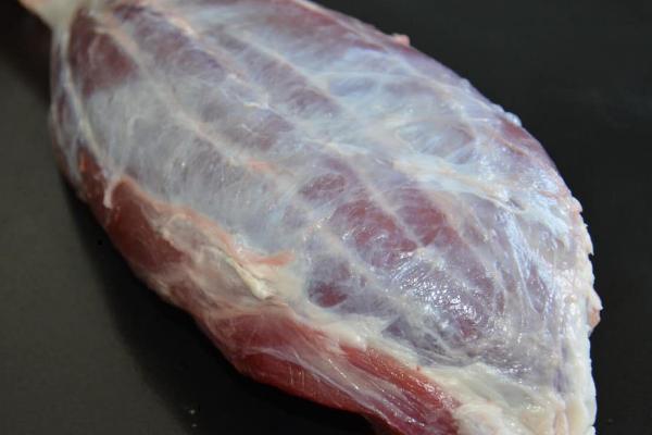 牛体内有多少牛腱子，4条腿上各有1个