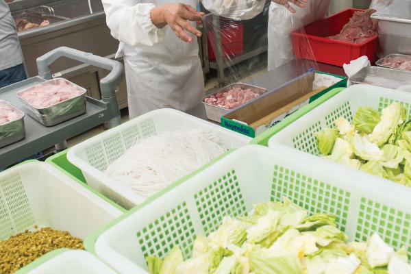 在家加工食品是否违法，没有食品安全许可证便属于违法行为