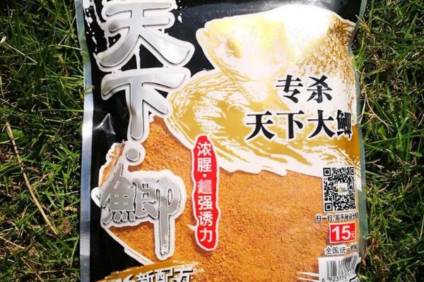 钓鲫鱼的饵料，主要有自然饵料和商品饵料两种