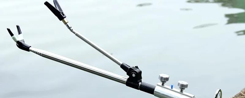 什么是鱼竿炮台支架，是指用来支撑鱼竿的辅助钓具
