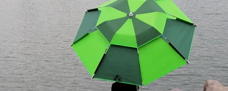 钓鱼伞是什么，是帮助钓鱼人遮风避雨和挡紫外线的工具