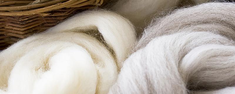 羊绒的种类，从颜色上可分为白绒、青绒和紫绒