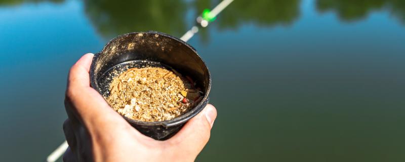 打窝能用酒米窝料吗，酒米是比较好的窝料