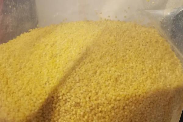 小米有哪些优劣特质，具有米粒大小和颜色均匀的特点