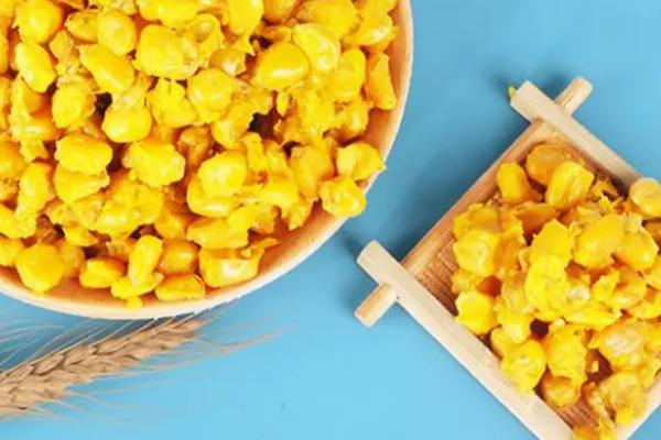 钓鱼如何自制饵料，用红薯、玉米、麦麸等材料混配