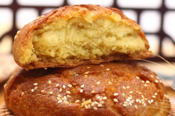 台式月饼和广式月饼有什么区别，原料、外皮和口感均不同