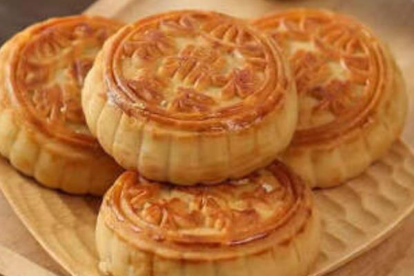 台式月饼和广式月饼有什么区别，原料、外皮和口感均不同