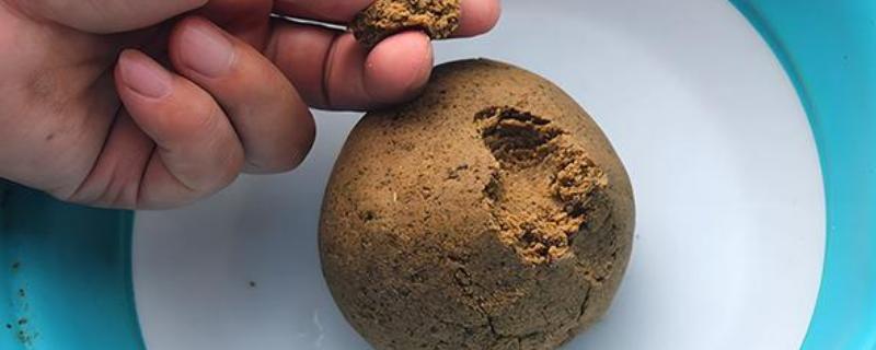 钓鲢鱼适合用什么饵料，可人工配制馊臭的饵料