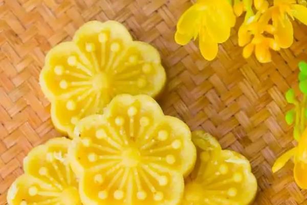桂花的采摘时间，9-10月份为花期、开花中期适合采收