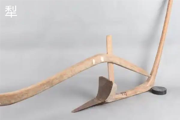 种地的方法，翻耕土壤后再播种