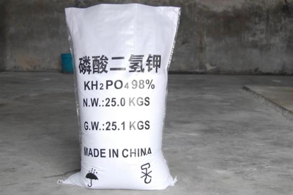 李树花期打什么药，花期尽量不要打药