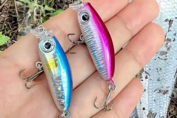 路亚钓翘嘴的技巧，可采用专用的路亚竿