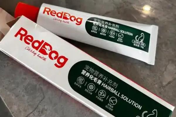 猫咪冬天掉毛厉害怎么办，可以多给猫咪梳理毛发