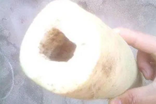 萝卜为什么会黑心，主要是缺氧、缺硼、发生黑腐病导致