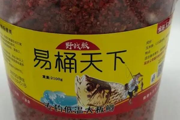 三月份钓鲤鱼用什么饵料，可选择自然饵料、自制饵料或商品饵料