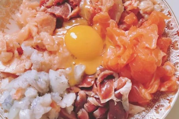 猫饭海带粉怎么做，将干海带打成粉再添加到猫饭中