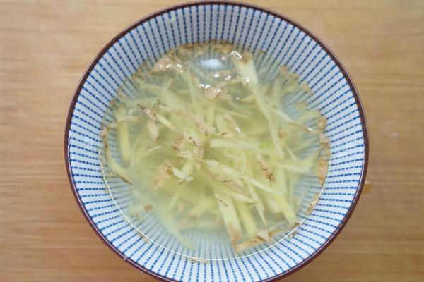 滴水观音中毒如何解救，首先用大量清水冲洗