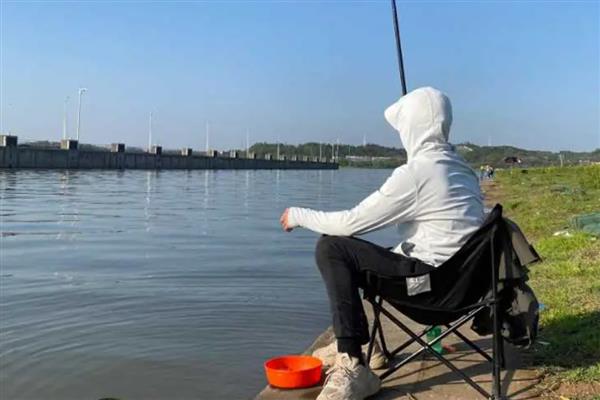 走水会不会影响钓鱼，可以钓鱼但需要采取一些措施