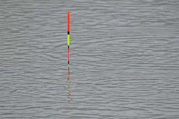 夏季钓鱼用什么漂，可用芦苇制作的枣核漂