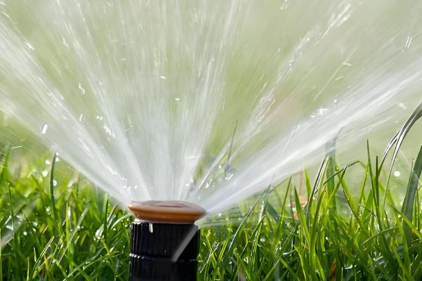 农业节水灌溉有什么方式，分为喷灌、微喷灌、滴灌等6种方法