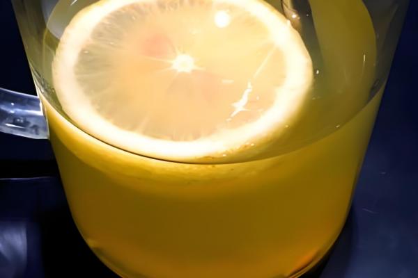 百花蜜简介，其质地粘稠且透明且光泽