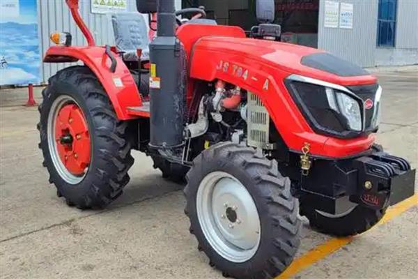 轮式拖拉机修理完试运转前要做的工作，按规定加足燃油、润滑油等