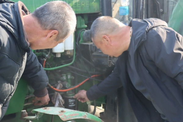 农机传动带如何维护,随时调整传动带的张紧度