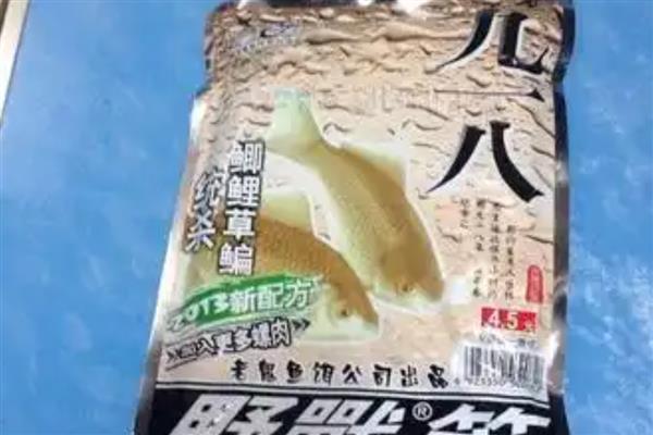 鲤鱼喜欢吃什么天然饵料，玉米、麦粒、红薯等种类都适合使用