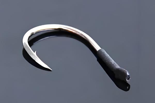 手竿钓黑鱼搭配几号鱼钩，搭配不同的鱼钩要选择不同的钩号