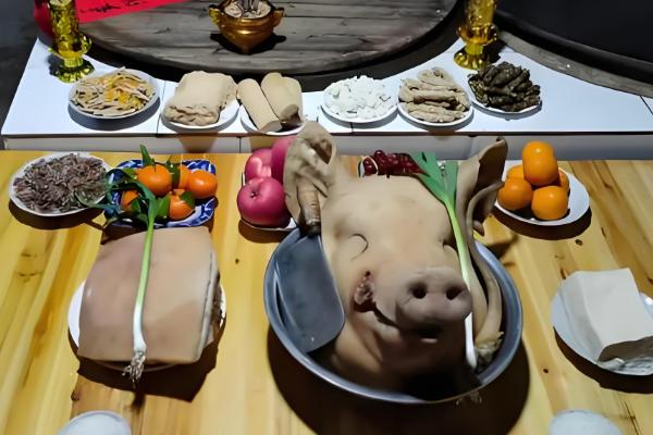农村过小年的准备工作,有贴窗花、祭灶等