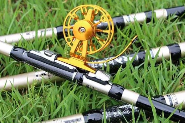 谷麦钓法的注意事项,一般都是用谷麦竿钓