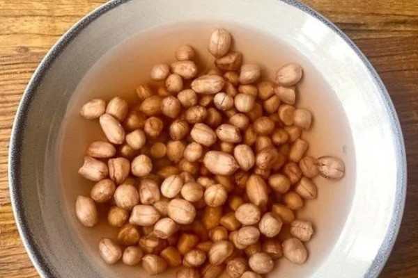 花生的种植注意事项，要注意选种和处理种子