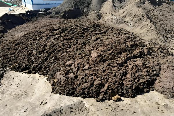 有机肥来源于哪里，常见作物秸秆、禽畜粪便等原料