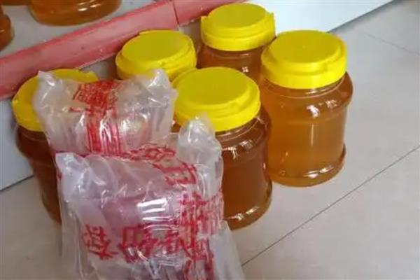 党参蜜简介,未结晶时呈质地粘稠的琥珀色