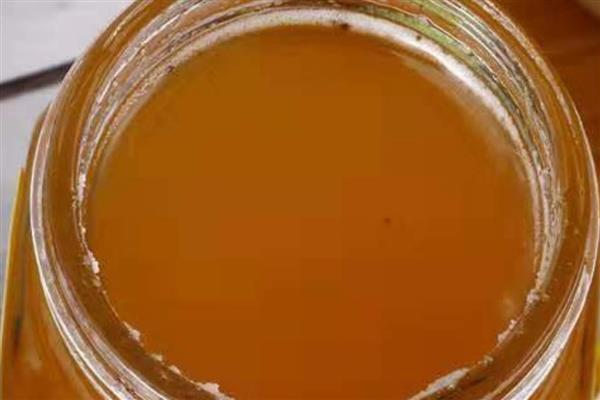 党参蜜简介,未结晶时呈质地粘稠的琥珀色