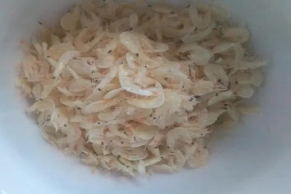 母猪怎样用红糖催乳,将红糖和白酒搅匀加入饲料饲喂