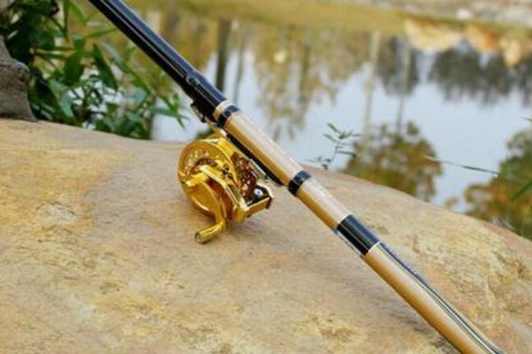 前打竿的特点，特点是有渔轮和导线环