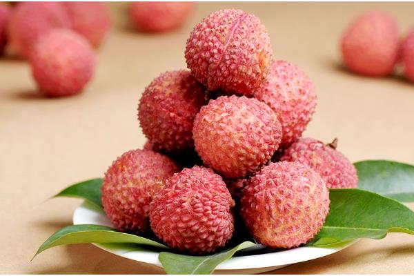 优质的荔枝品种，有妃子笑、鸡嘴荔等