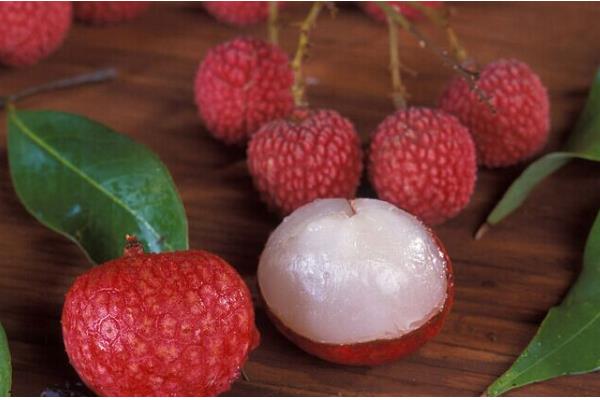 优质的荔枝品种，有妃子笑、鸡嘴荔等