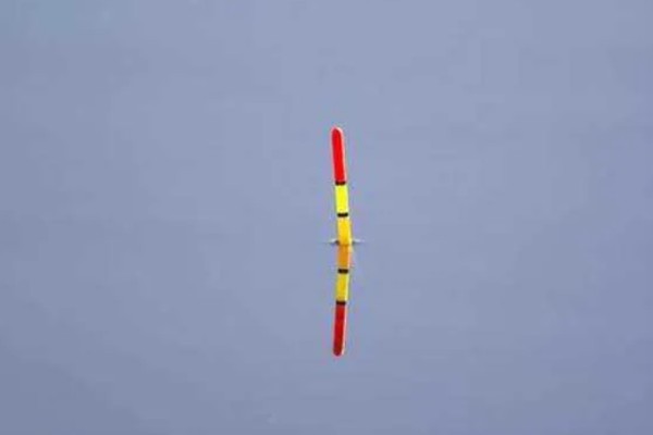 浮漂慢慢黑漂是上了什么鱼，可能是大鱼吃饵导致的