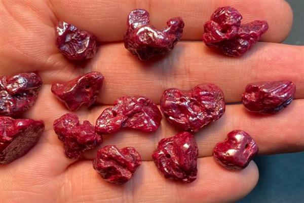 朱砂有什么种类,主要分为天然朱砂原矿、还原朱砂等类型